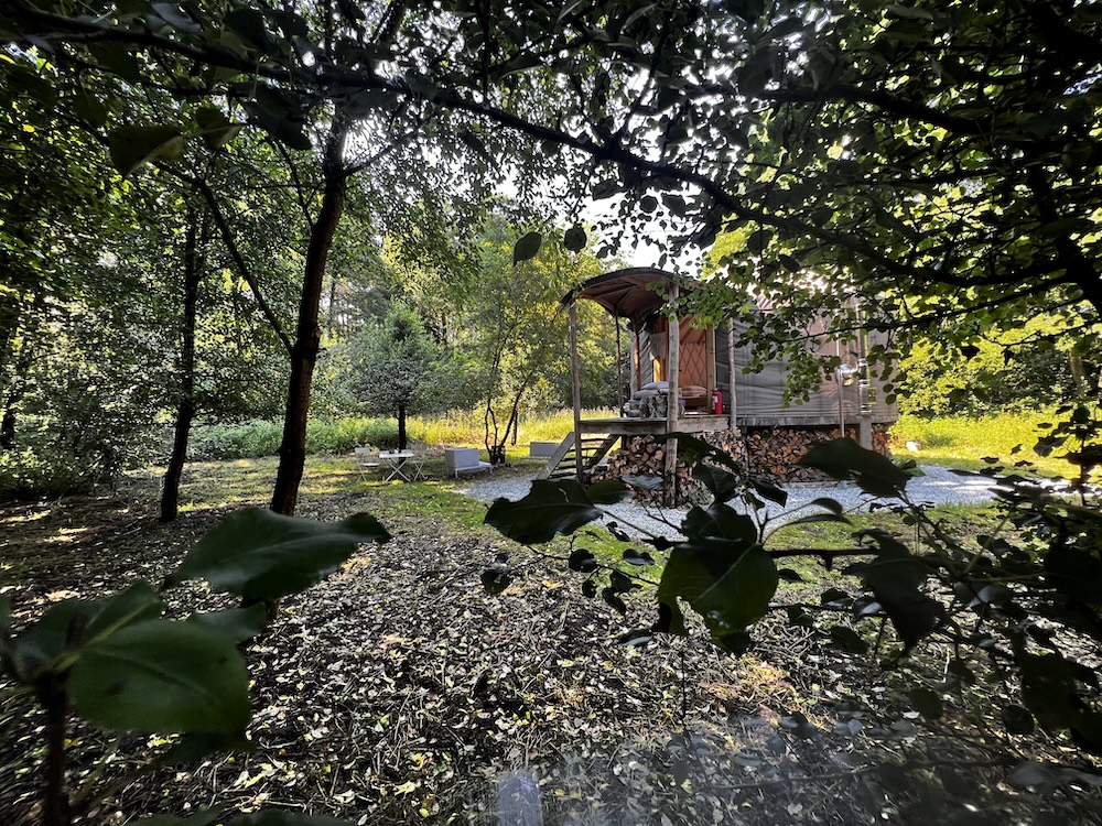 Jurta w Posiadłości Mental Shelter